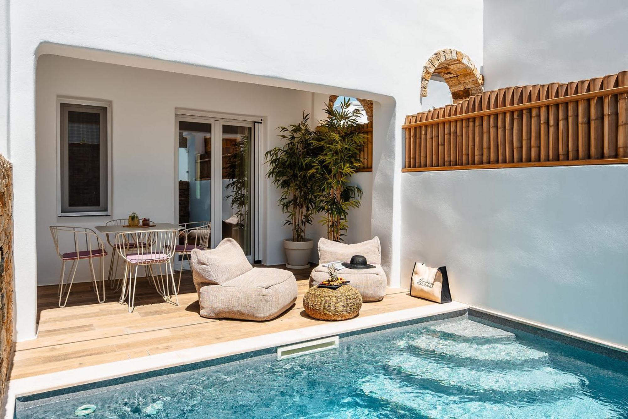Sunday Luxury Suites Agia Anna  Bagian luar foto