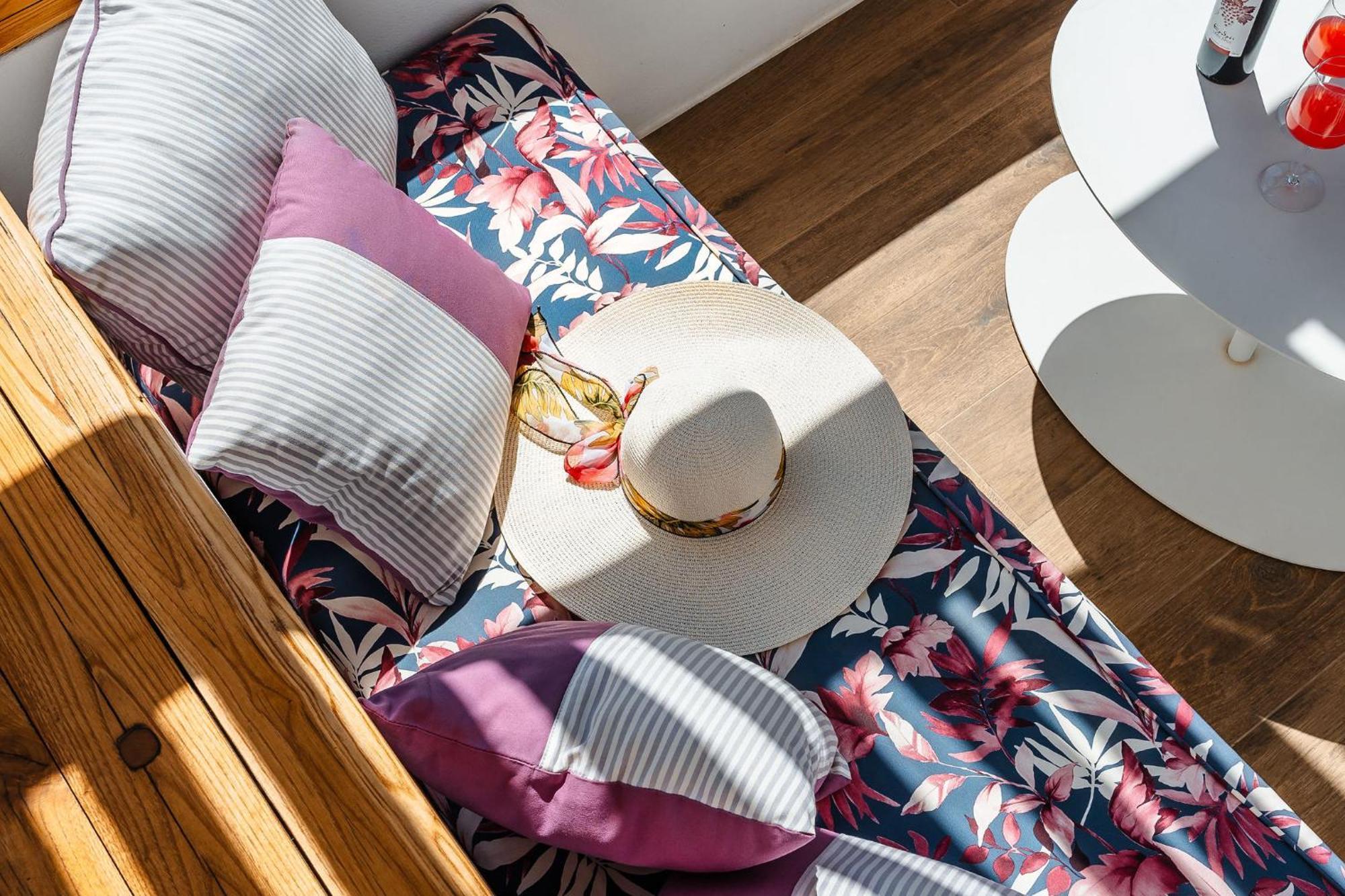 Sunday Luxury Suites Agia Anna  Bagian luar foto