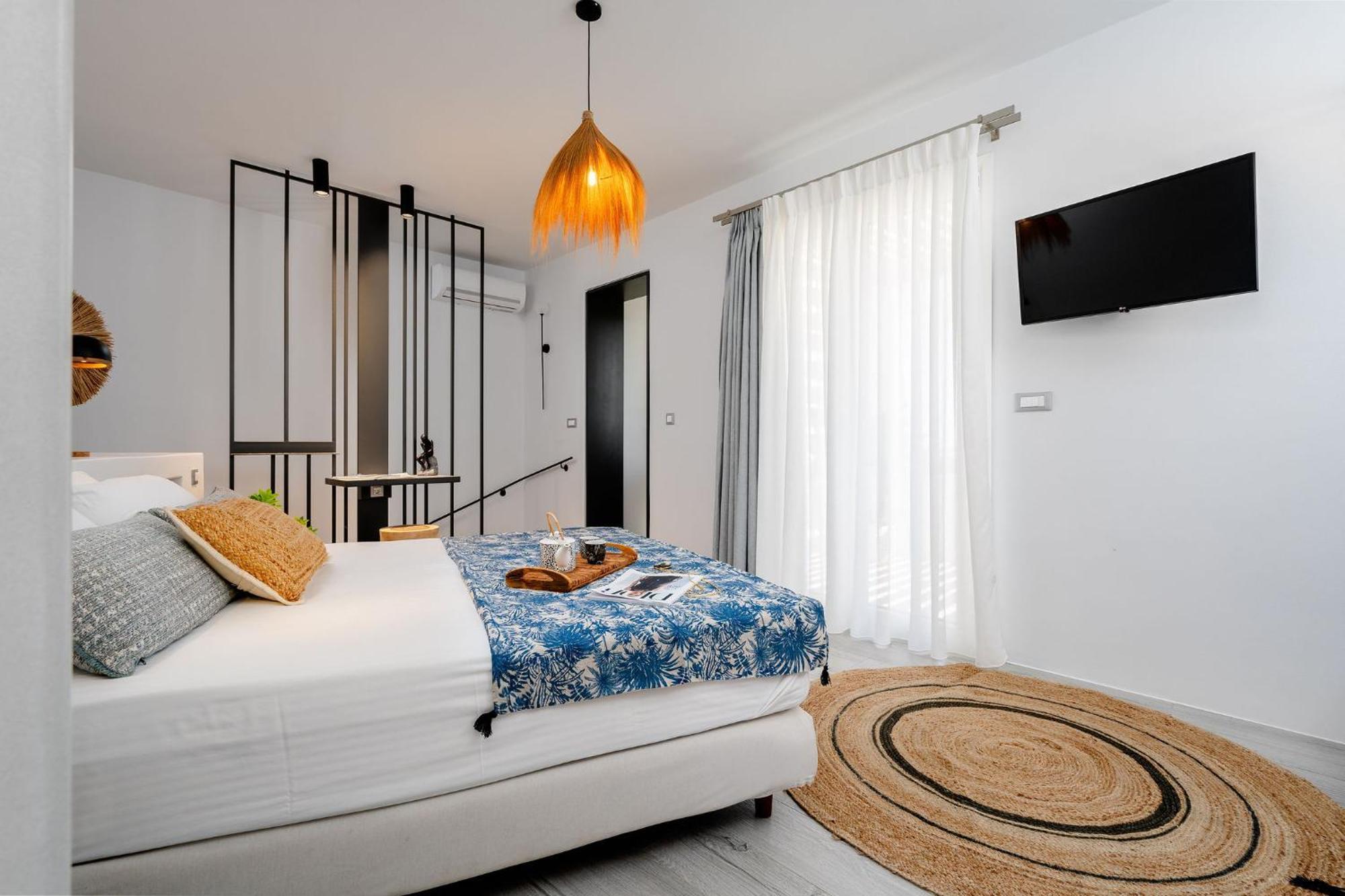 Sunday Luxury Suites Agia Anna  Bagian luar foto