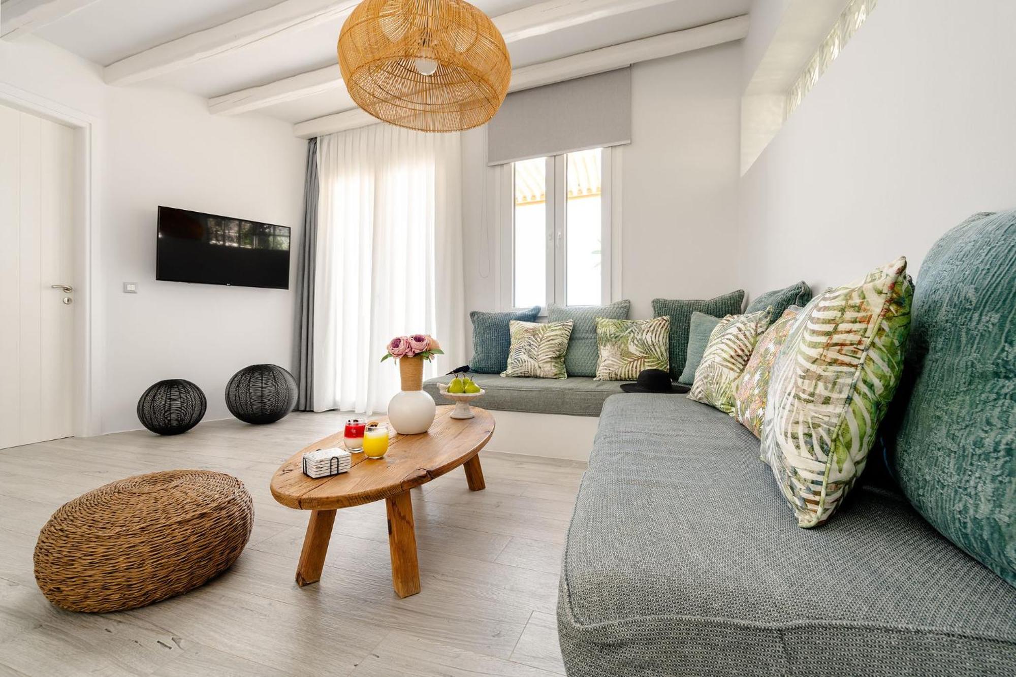 Sunday Luxury Suites Agia Anna  Bagian luar foto