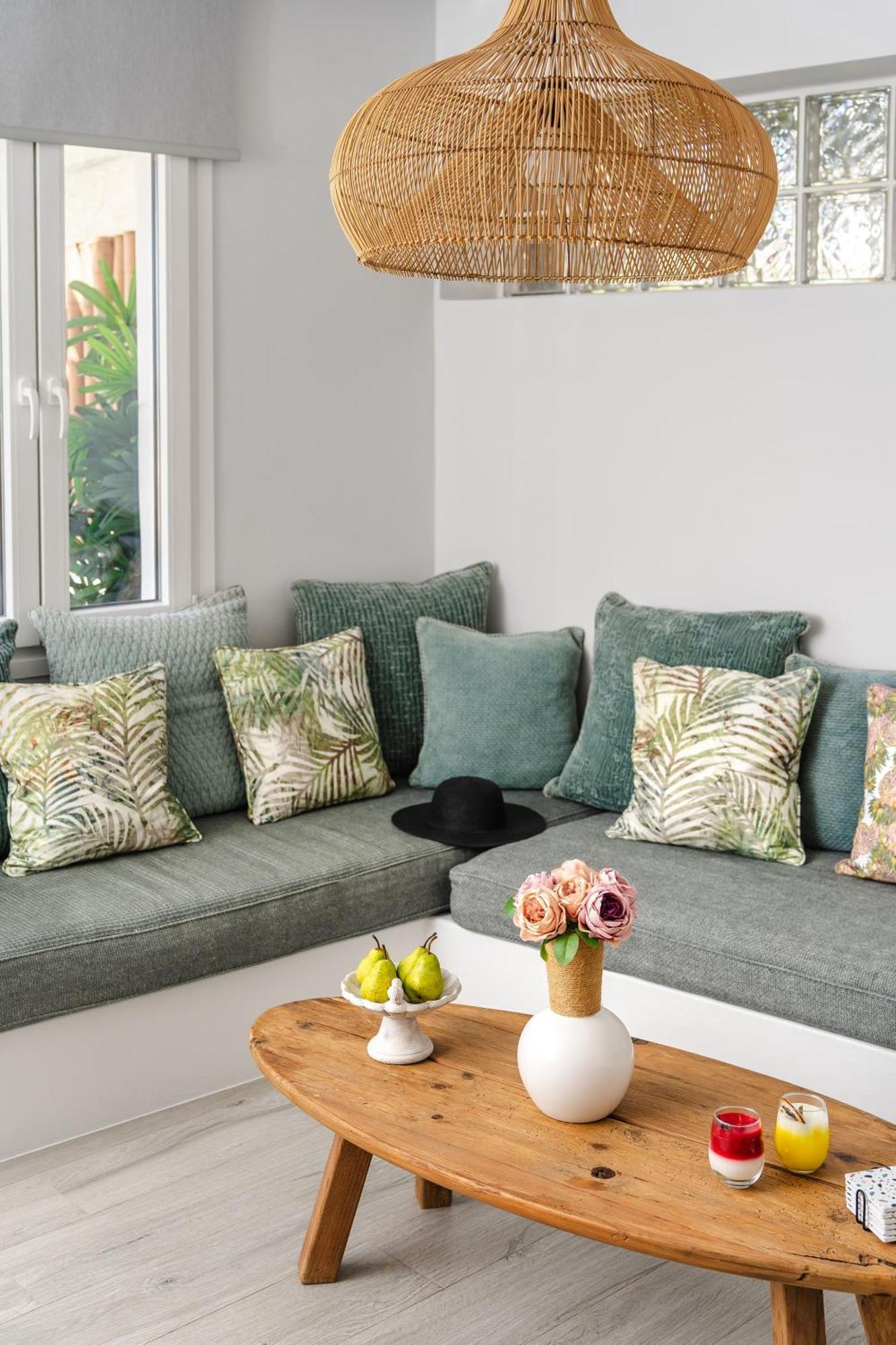 Sunday Luxury Suites Agia Anna  Bagian luar foto